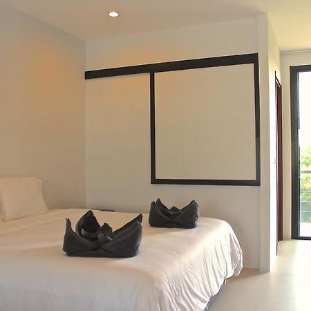 Little Paris Phuket Appartement Buitenkant foto