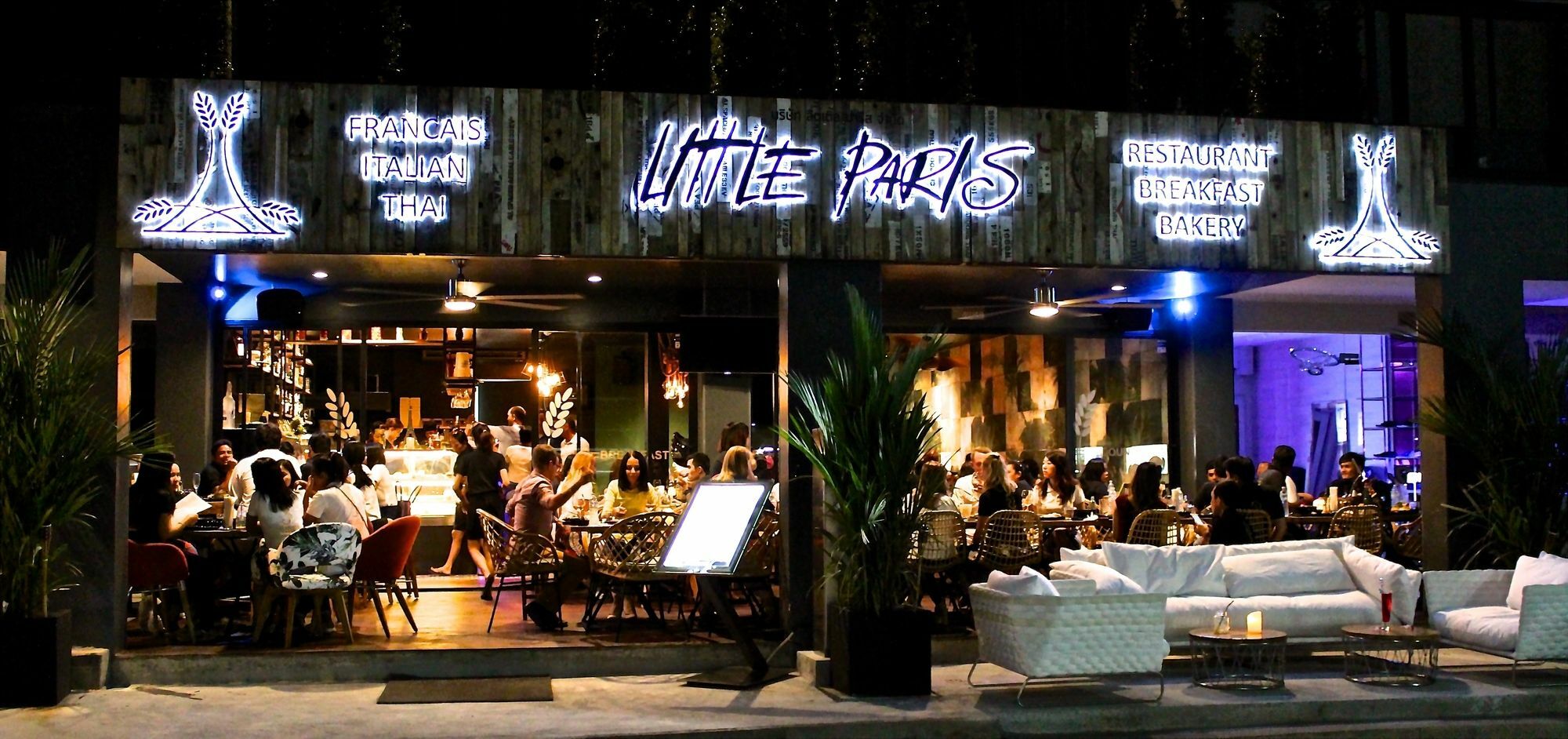 Little Paris Phuket Appartement Buitenkant foto
